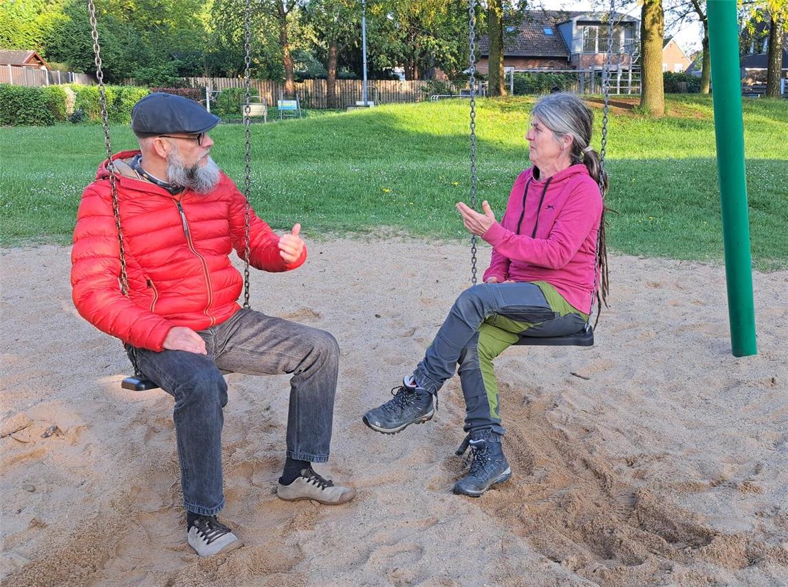 Andreas Bögering und Gleichstellungsbeauftragte Sabine Reuß im Gespräch. Foto: Stadt Xanten