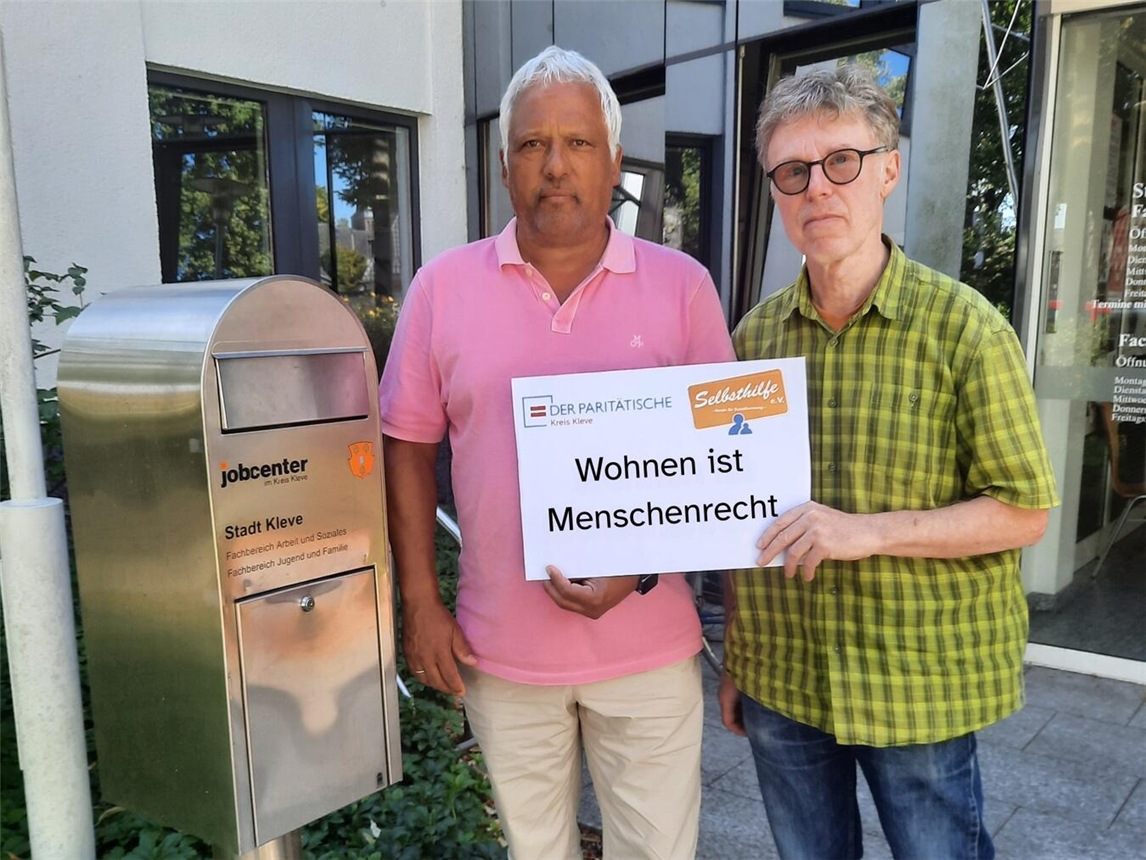 Andreas Fateh, Geschäftsführer Der Paritätische NRW Kreis Kleve, und Herbert Looschelders, Geschäftsführer Selbsthilfe e.V. (v.l.), setzen sich für bezahlbares Wohnen ein. Foto: Der Paritätische NRW Kreis Kleve