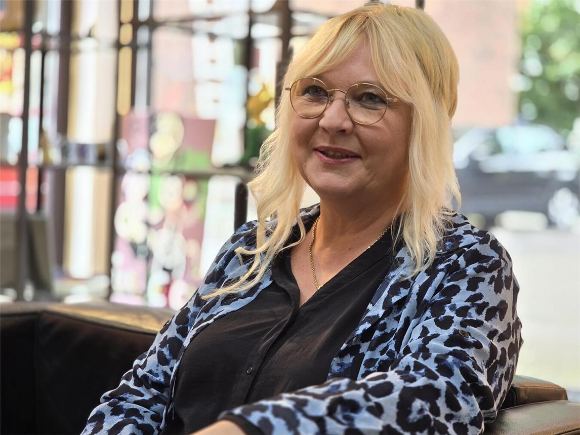 Anja Friedrichs freut sich auf die Eröffnung ihrer Galerie „Art-Apollonia am kommenden Samstag. NN-Foto: HF