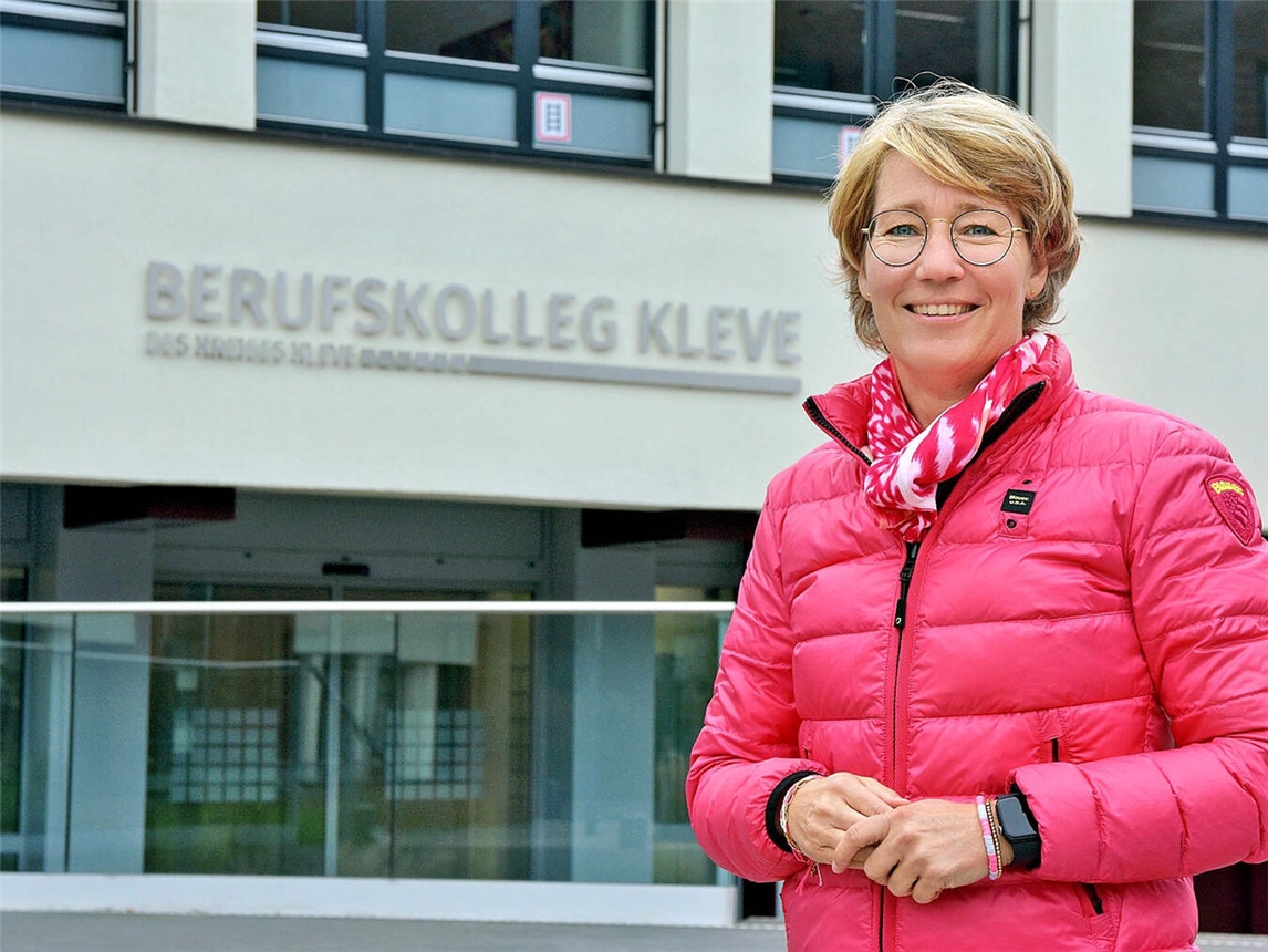 Annette Vogt ist neue Schulleiterin der größten Schule in Nordrhein-Westfalen. NN-Foto: Rüdiger Dehnen