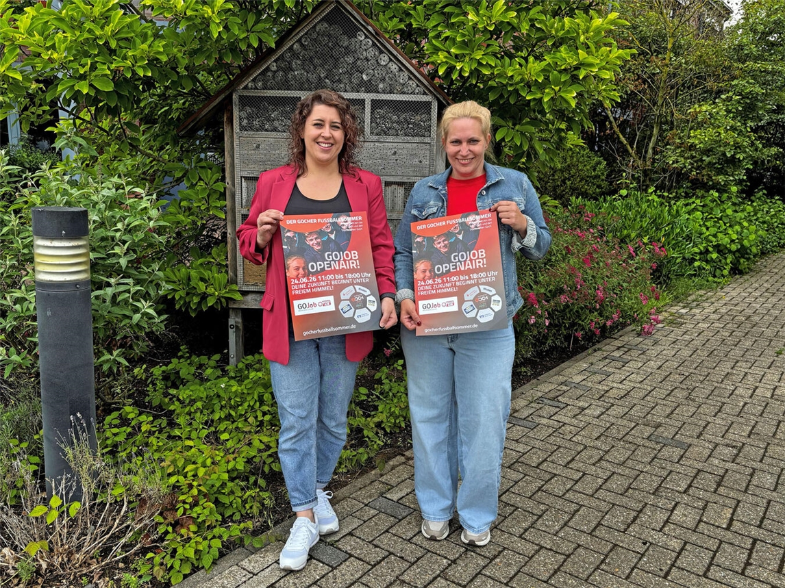 Annika Cleve und Tina Janssen freuen sich auf die erste Outdoor-Ausgabe der GoJob-Messe in Goch am 24. Juni.