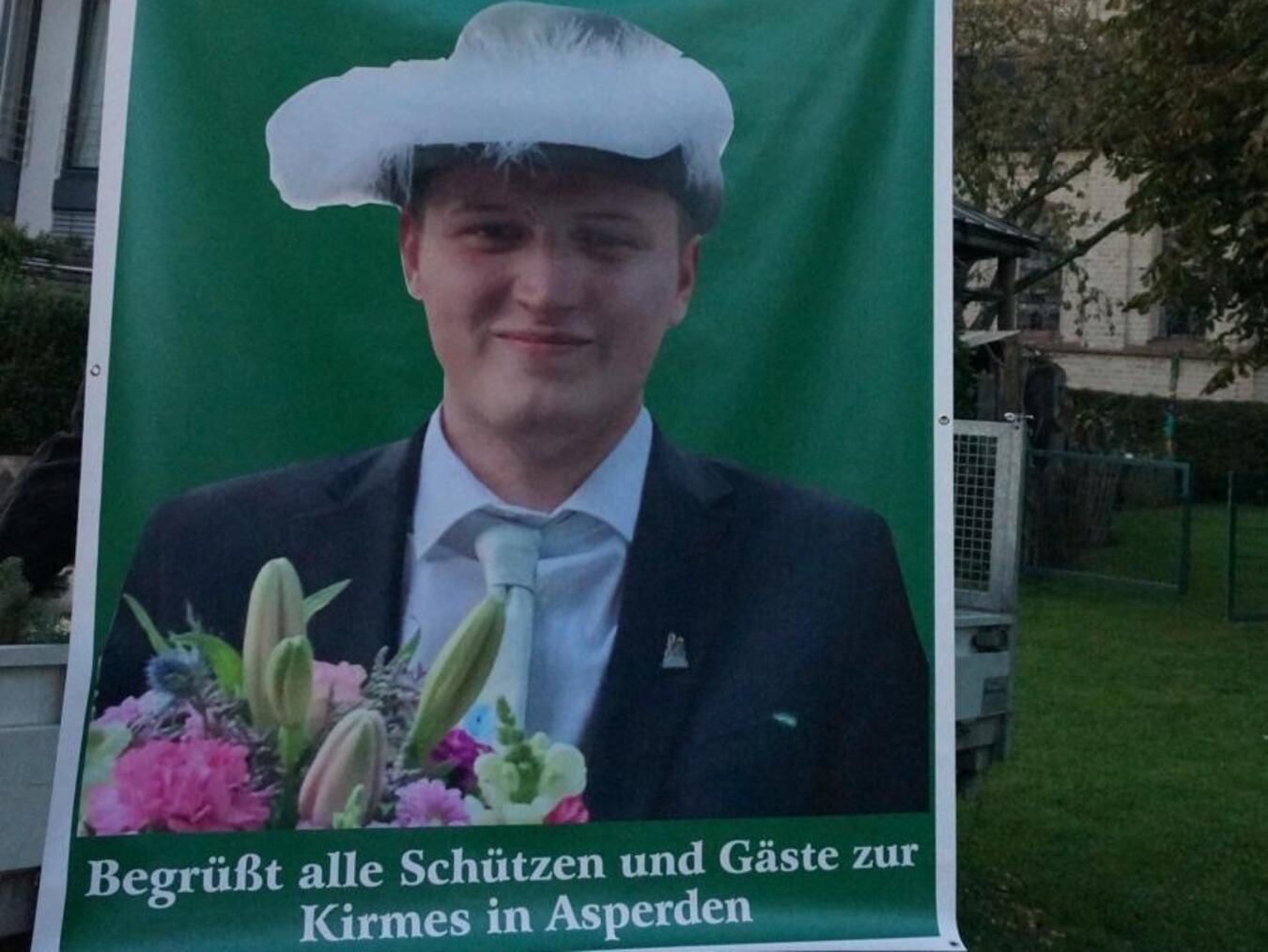 Asperden feiert mit seinem neuen König.Fotos: privat