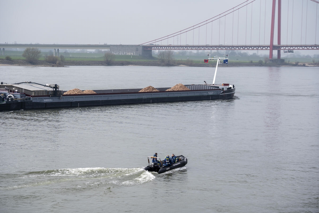 Auch auf dem Rhein war das THW im Einsatz. NN-Foto: Gerhard Seybert