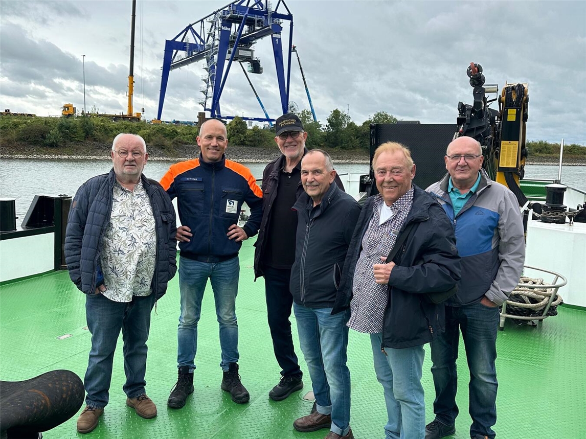 Auch das moderne Mehrzweckschiff „MS Emmerich“ wurden den Gästen der Emmericher Pioniere vorgestellt und seine Einsatzmöglichkeiten erläutert. Foto: privat