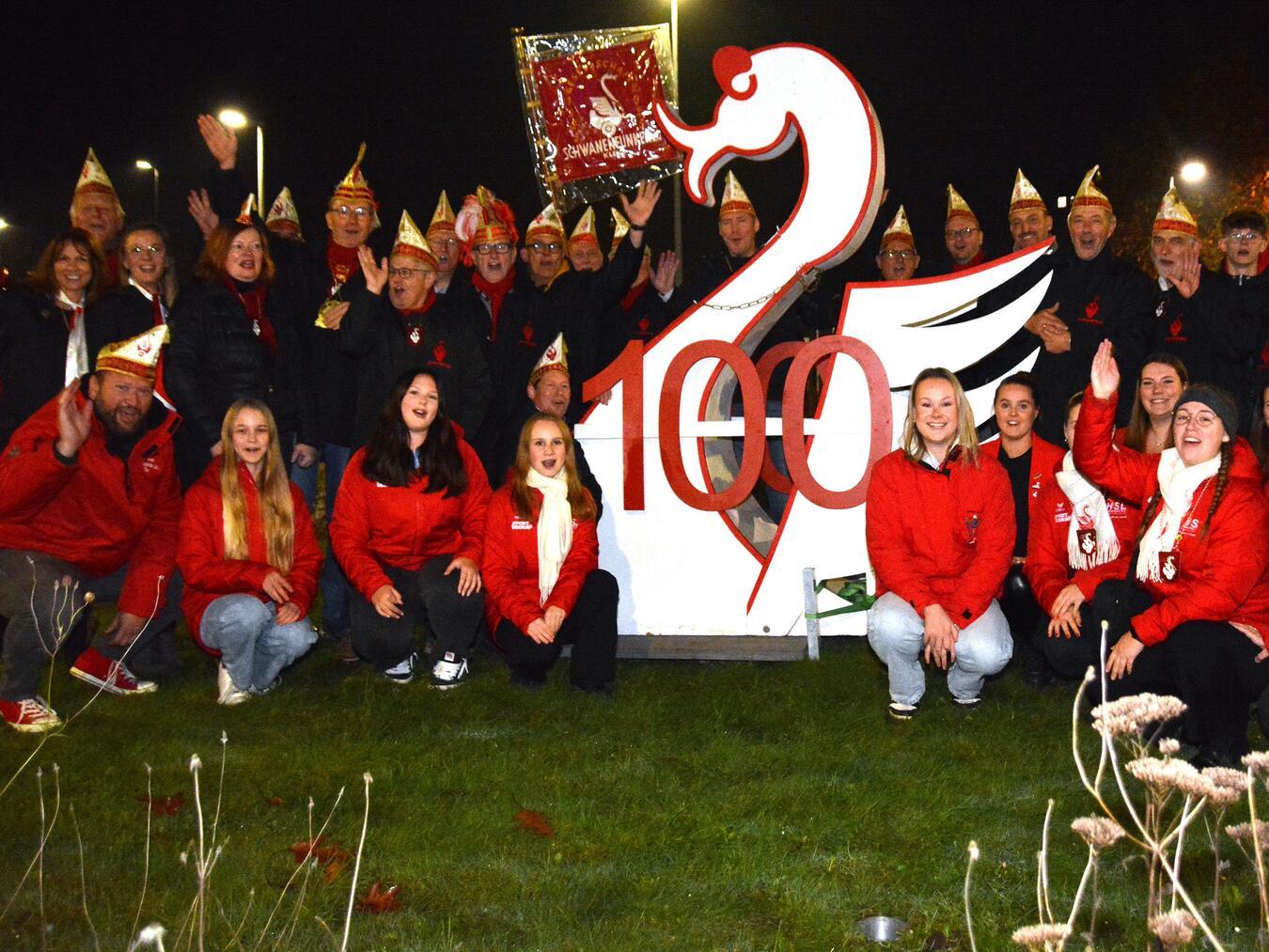 Auch der neue Prinz, Mitglied der Schwanenfunker, hat die Aktion unterstützt. Foto: Schwanenfunker