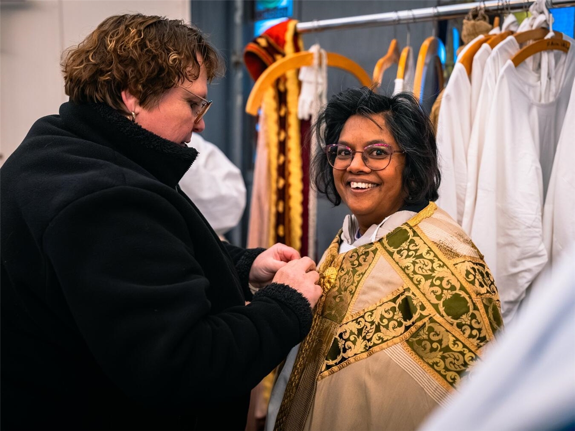 "Lebendige Krippe mit Ehrenamtlichen der Lebenshilfe im Kreis Kleve, Weihnachtsdekoration"