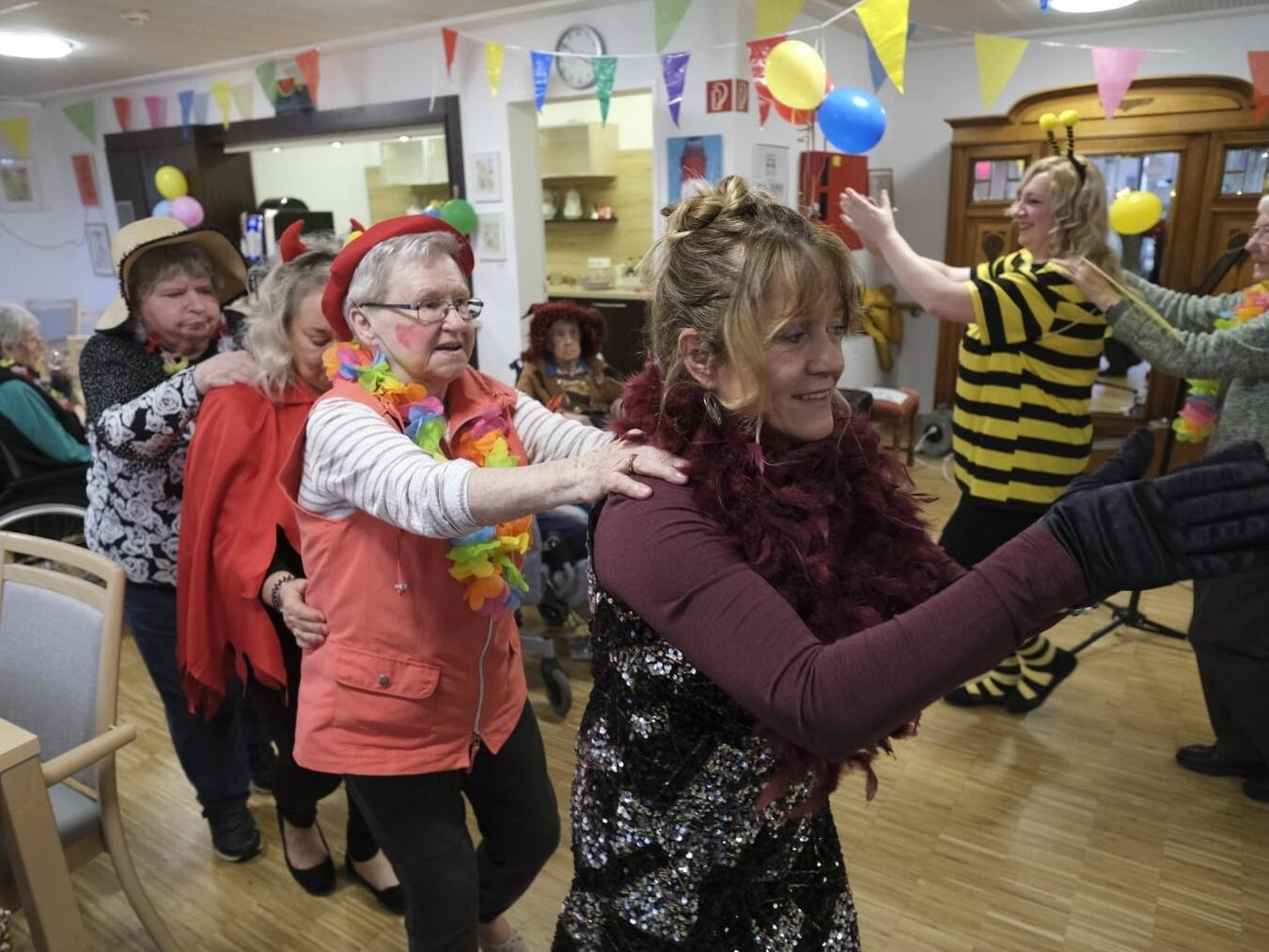 Auch im Katharinen-Haus in Winnekendonk wird ordentlich Karneval gefeiert. Fotos: Wolfgang Deselaers