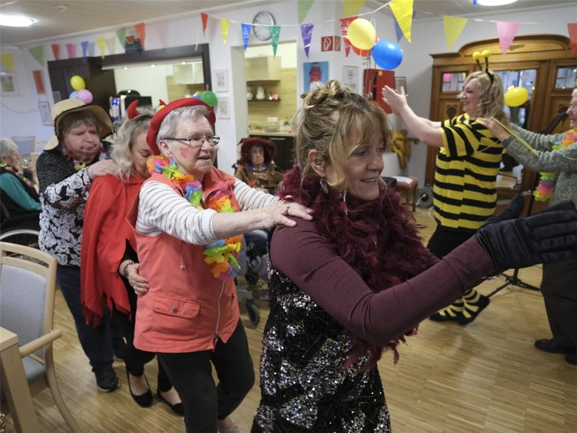Auch im Katharinen-Haus in Winnekendonk wird ordentlich Karneval gefeiert. Fotos: Wolfgang Deselaers