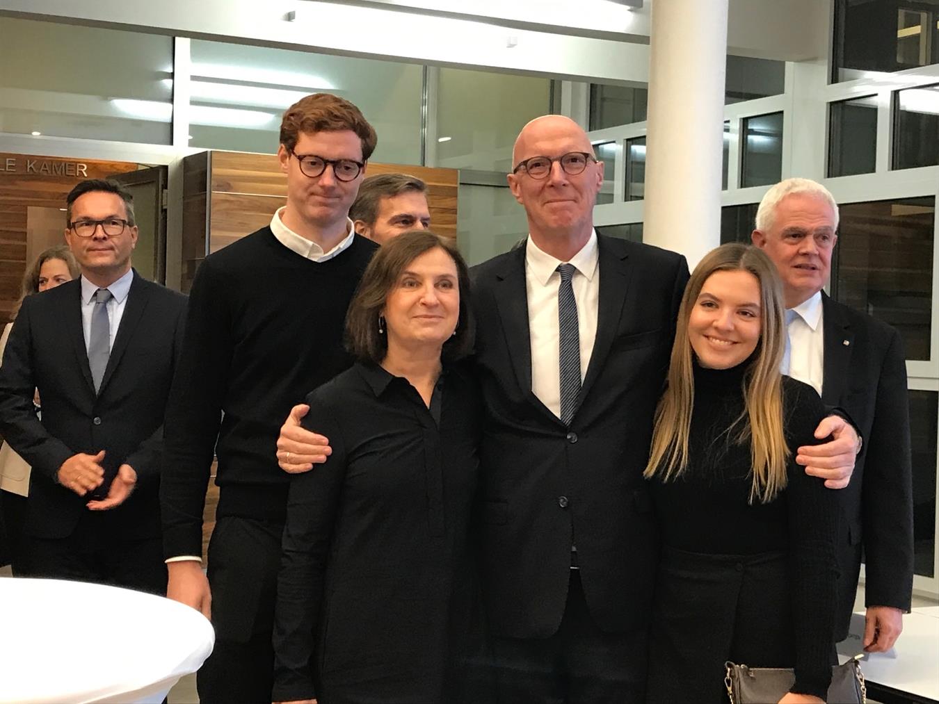 Auf Christoph Gerwers (2.v.r.), den neuen Landrats des Kreises Kleve, wird seine Familie noch mehr verzichten müssen als bisher. NN-Foto: Kerstin Kahrl