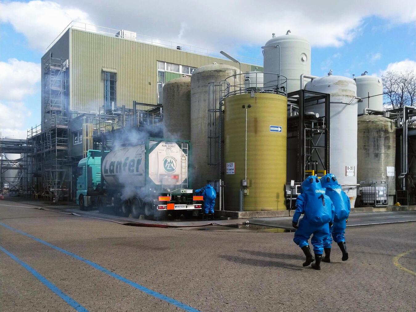 Auf dem Betriebsgelände der Kao Chemicals waren bei der Übung Gefahrstoffe ausgetreten. Foto: Kao Chemicals GmbH