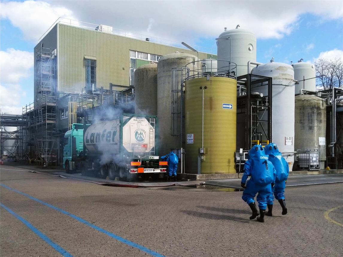 Auf dem Betriebsgelände der Kao Chemicals waren bei der Übung Gefahrstoffe ausgetreten. Foto: Kao Chemicals GmbH