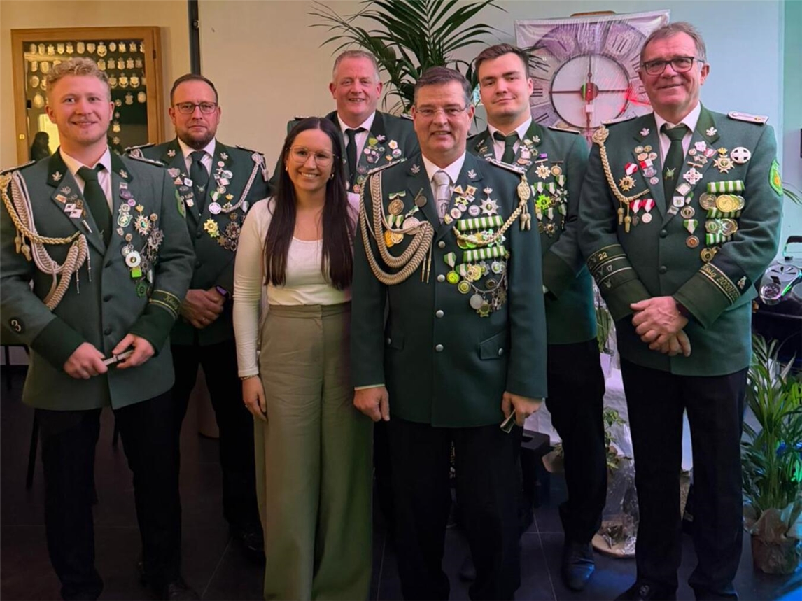 Auf dem Empfang des BSV: (v. l.) Dominik Jansen, Christian Arendsen, Kristin Mai, Carsten Langert, Detlef van Tilburg, Mario Wynhoven und Heinz Vos. Foto: privat