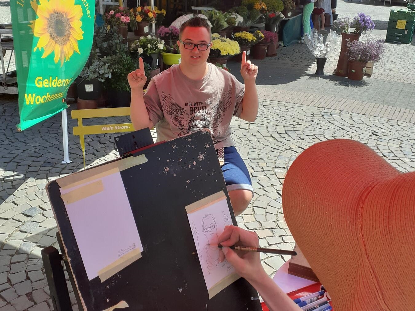 Auf dem Gelderner Wochenmarkt präsentiert bald eine Portrait-Zeicherin ihr Können. Foto: privat
