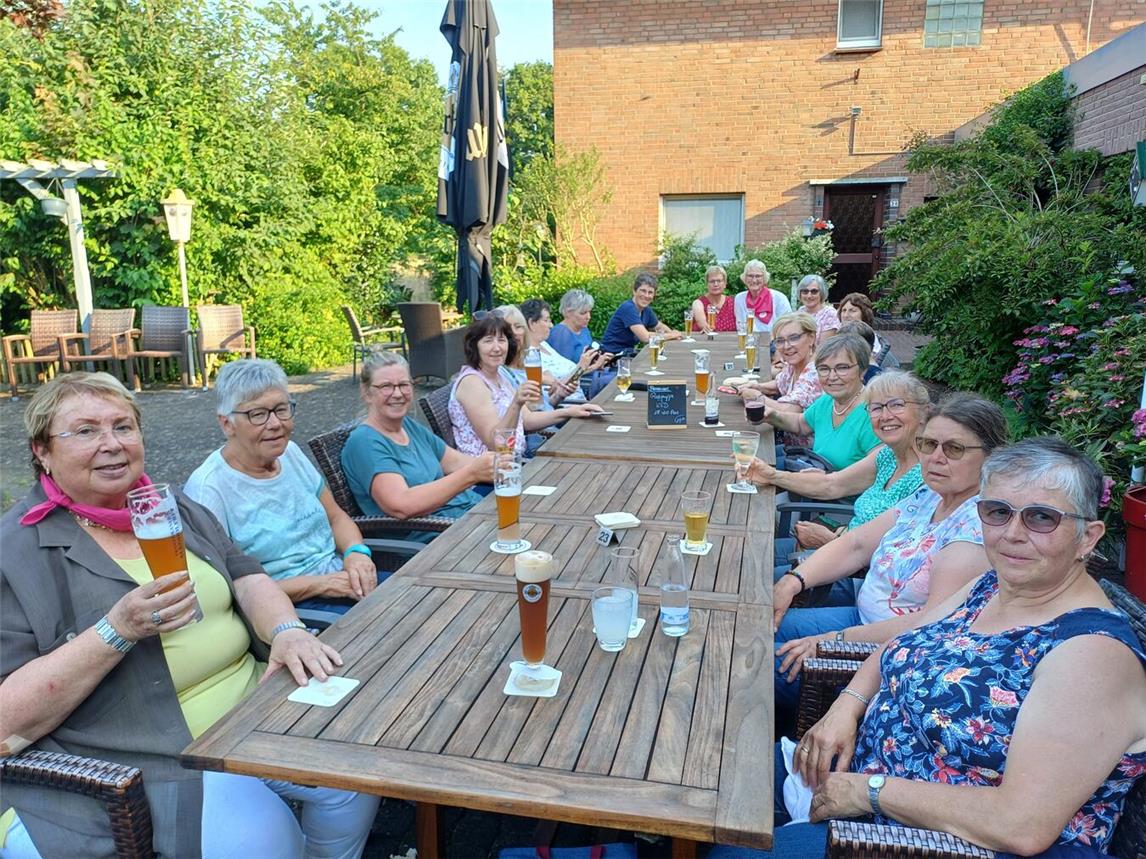 Auf dem Heimweg gab es noch eine gemütliche Rast. Foto: kfd