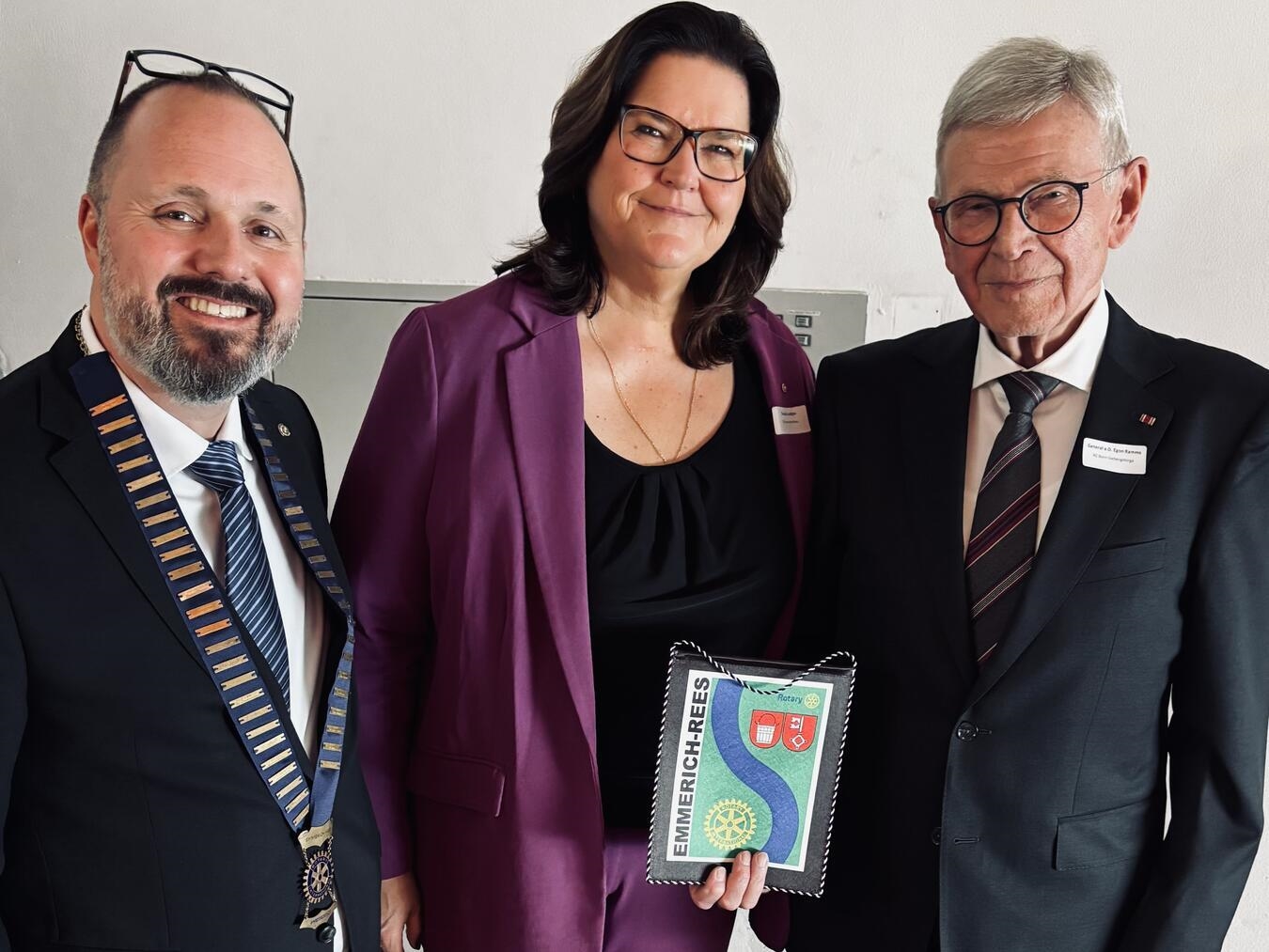 Auf dem Neujahrsempfang im PAN: (v. l.) Carsten Moser, Claudia Lindlahr und Egon Ramms. Foto: privat