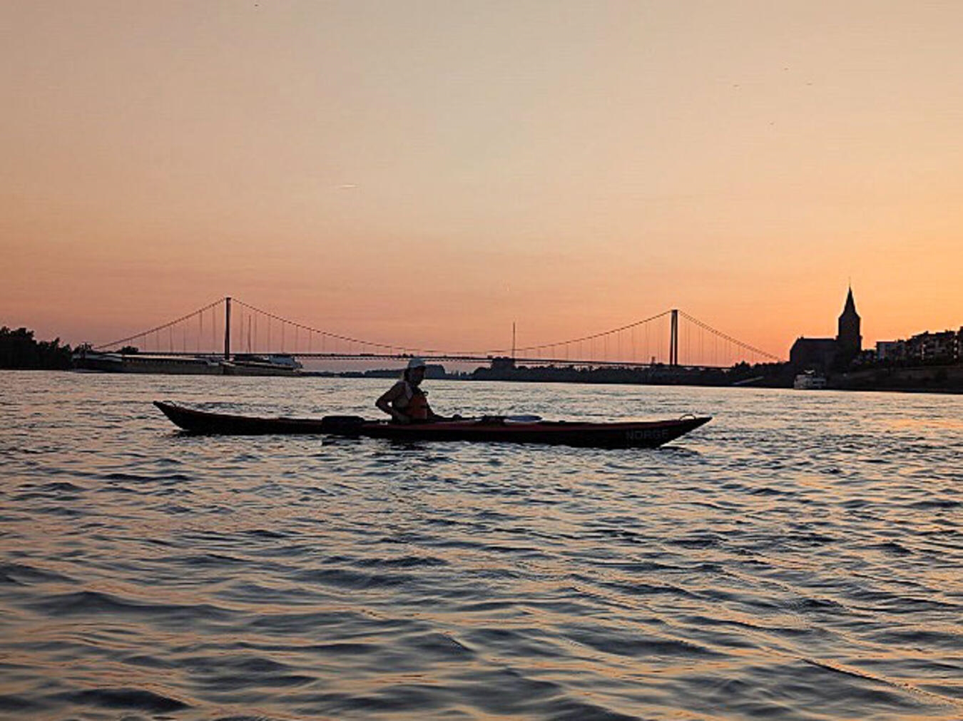 Auf dem Rhein lassen sich ganz neue „Seiten“ von Emmerich entdecken. Foto: EKV