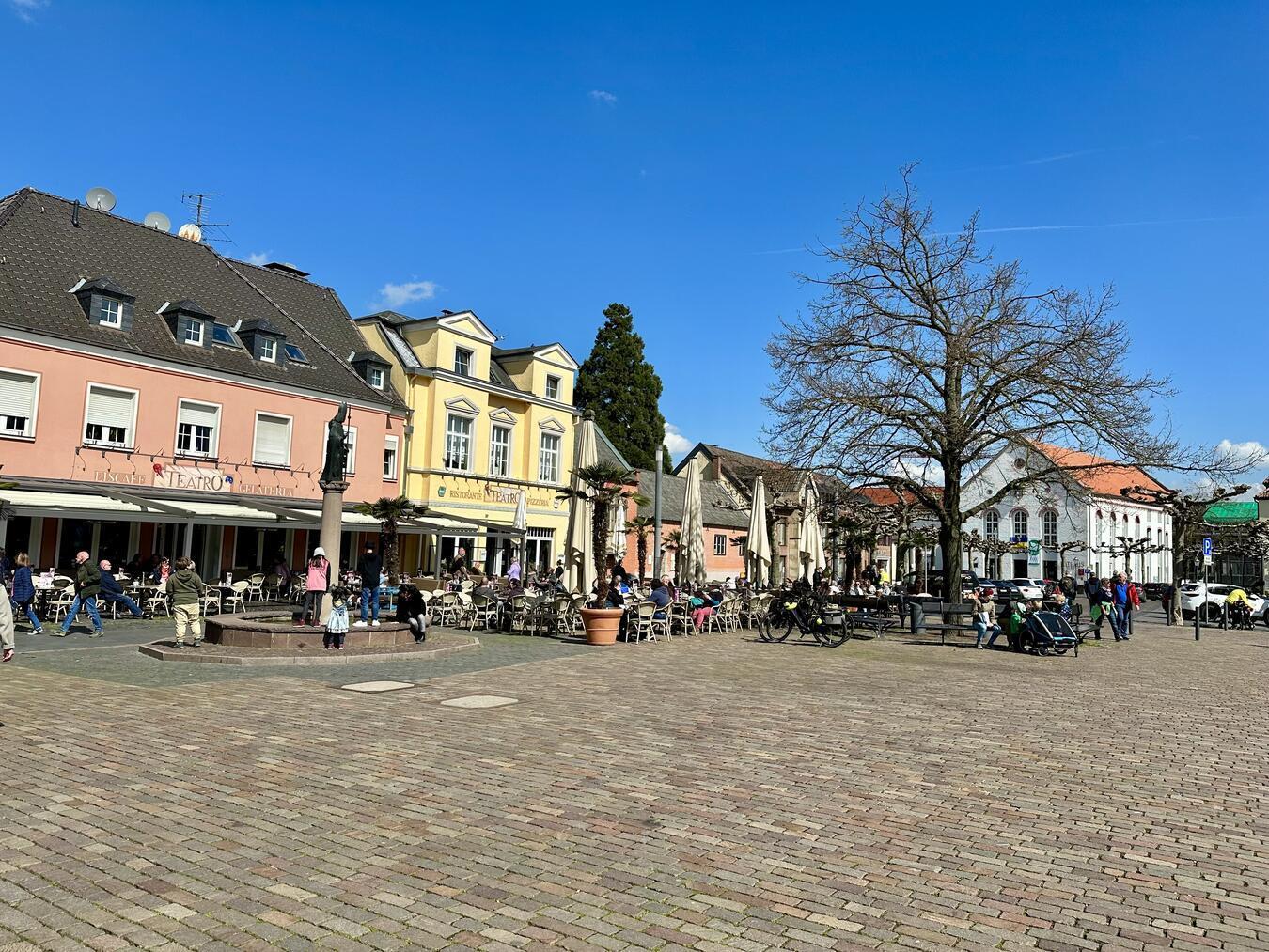 Auf dem Xantener Marktplatz wird das Programm mit einer WDR-Themenkonferenz beginnen. NN-Archivfoto: SP