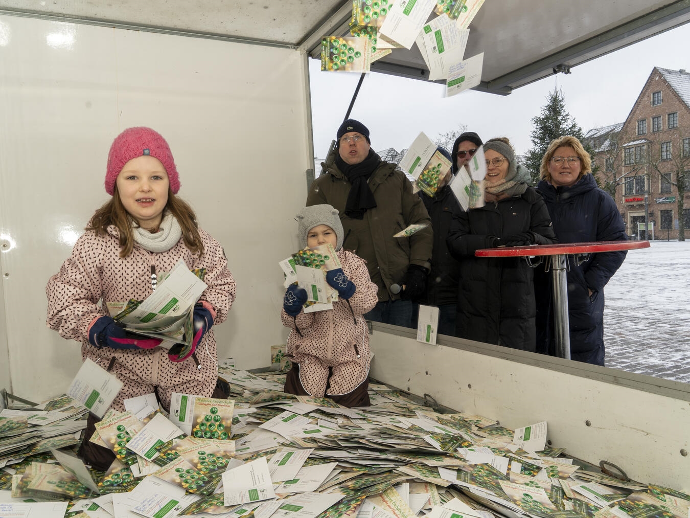 Auf dem Xantener Marktplatz wurden jetzt die Gewinner ermittelt.NN-Foto: Gerhard Seybert