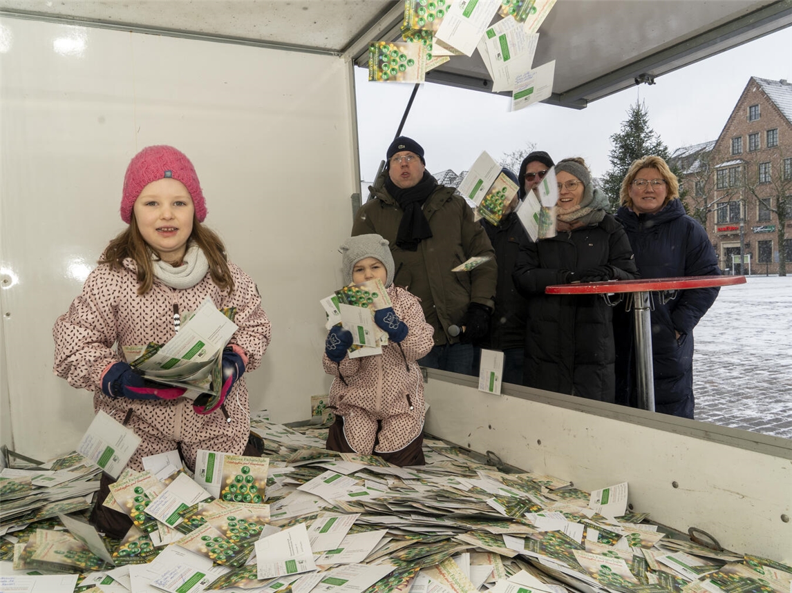 Auf dem Xantener Marktplatz wurden jetzt die Gewinner ermittelt.NN-Foto: Gerhard Seybert