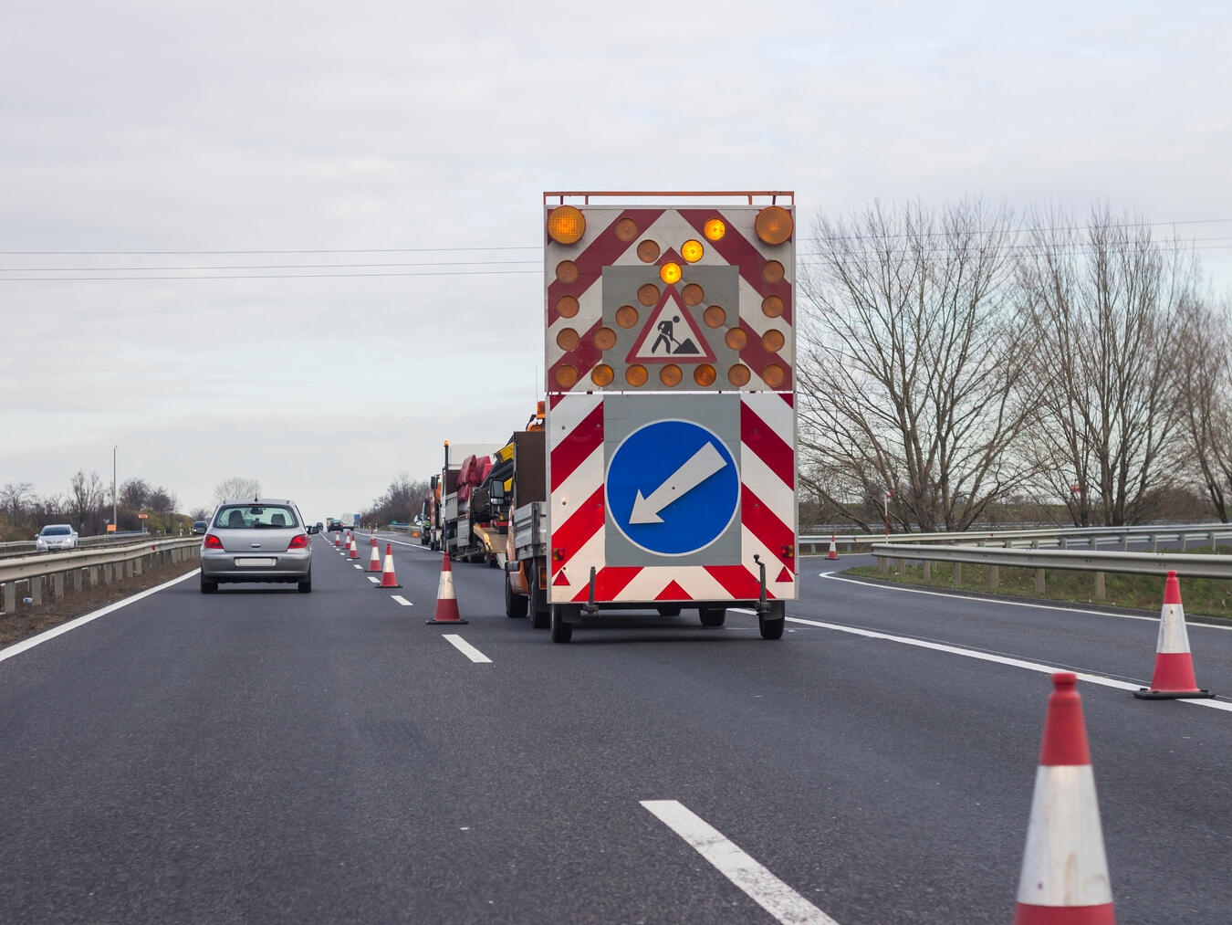 "Brückenabriss auf der A3 Autobahn am Wochenende, Baustelle, Verkehr, Adobestock"
