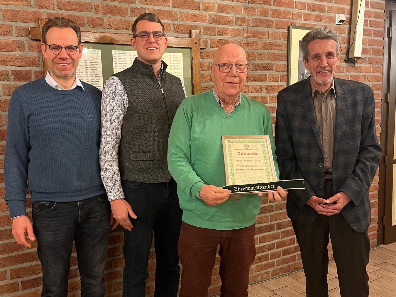 Delegiertenversammlung Emmerich: Stadtoberst Tim te Laak, Vorsitzende Markus Holtkamp, Hans-Jürgen Gorgs, Herbert Gartenmeier.