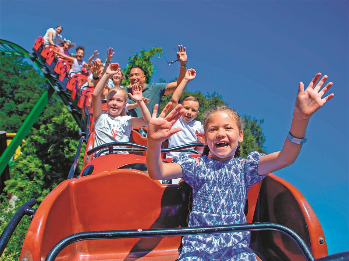 Auf die kleinen Besucher wartet eine Achterbahn, die es gern schnell und wild mögen, aber für den Looping noch zu klein sind. Foto: Tivoli