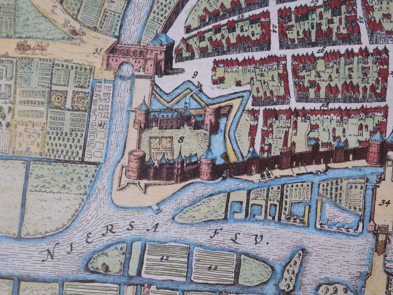 Auf diesem alten Kartenausschnitt ist das Gocher Kastell zu sehen. Bei den gefundenen Resten handelt es sich um den Turm unten links, der an der Nord-Ost-Ecke, nahe der Niers, gelegen war.