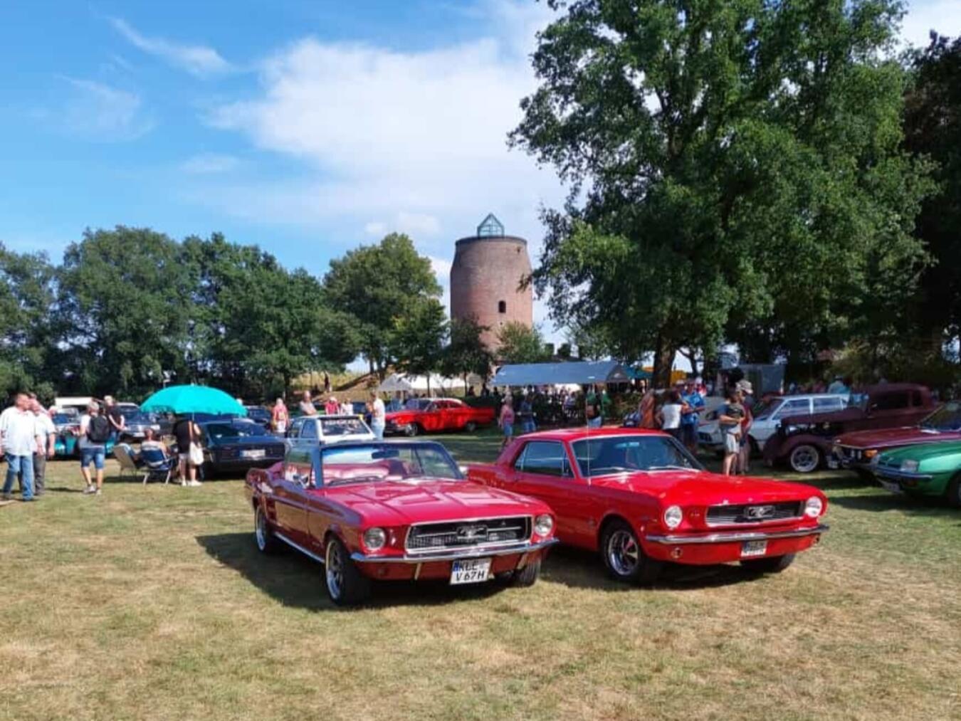 Auf eine bunte Mischung aus vielen historischen Fahrzeugen freuen sich die Uedemer Oldtimerfreunde. Foto: privat