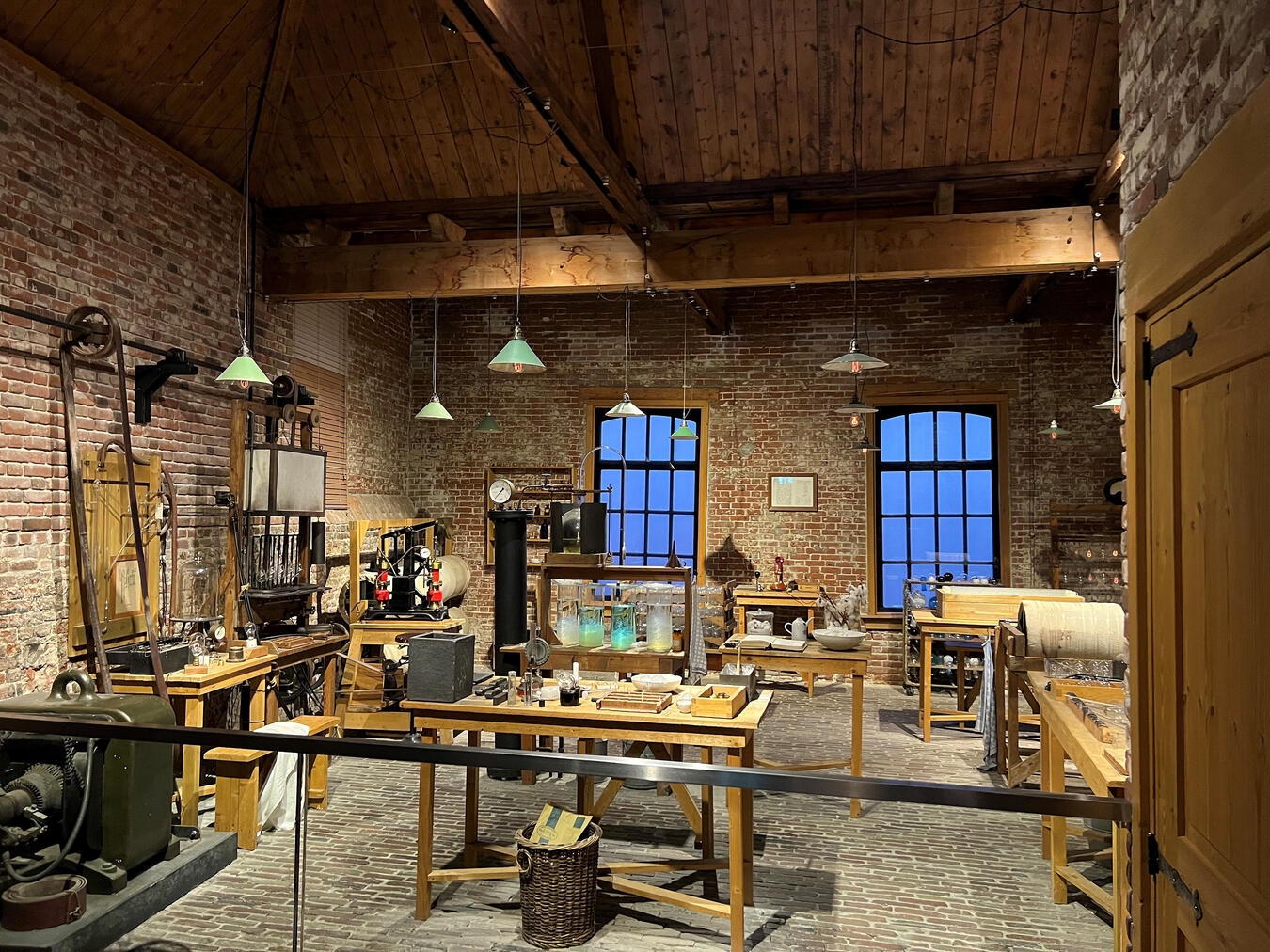 Auf eine Zeitreise zur ersten Produktion von Glühlampen können sich die Besucher...