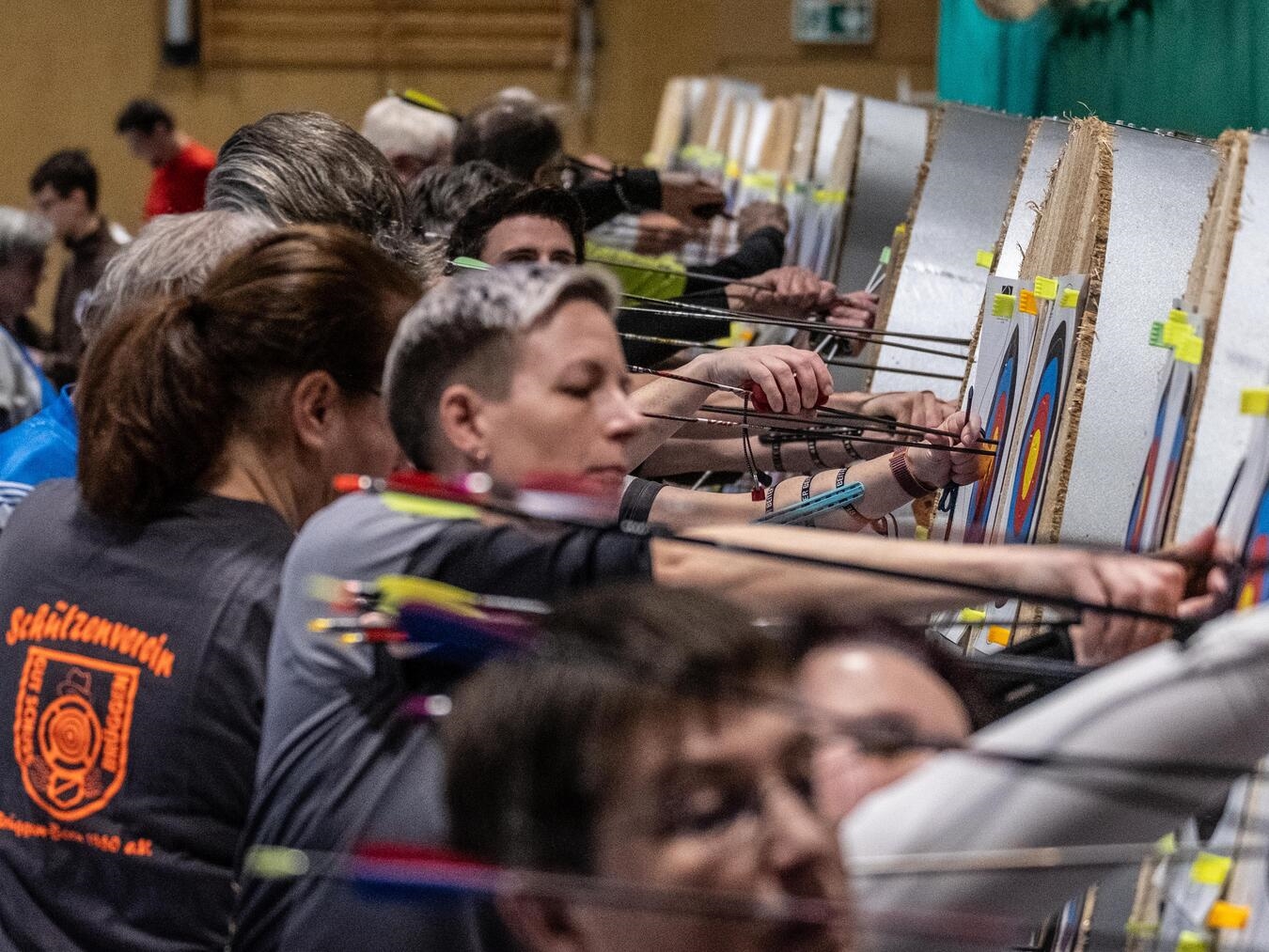 Auf einer Entfernung von 18 Metern wurde in zwei Durchgängen die Bezirksmeisterschaft Halle, Schützenjahr 2026, ausgeschossen. Foto: Kurt Michelis