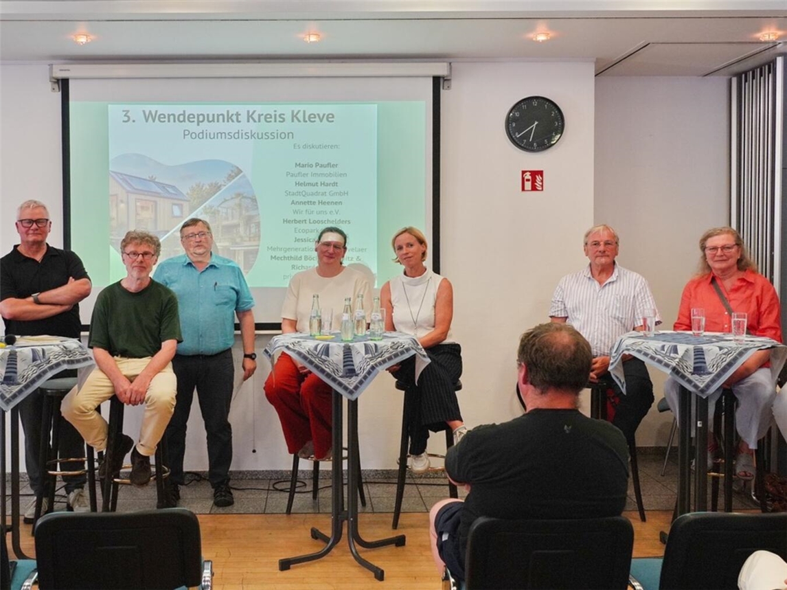 Veranstaltung der Reihe „Wendepunkte“ der Kreis Klever Grünen mit regem Besucherinteresse, Foto von Thomas Velten.