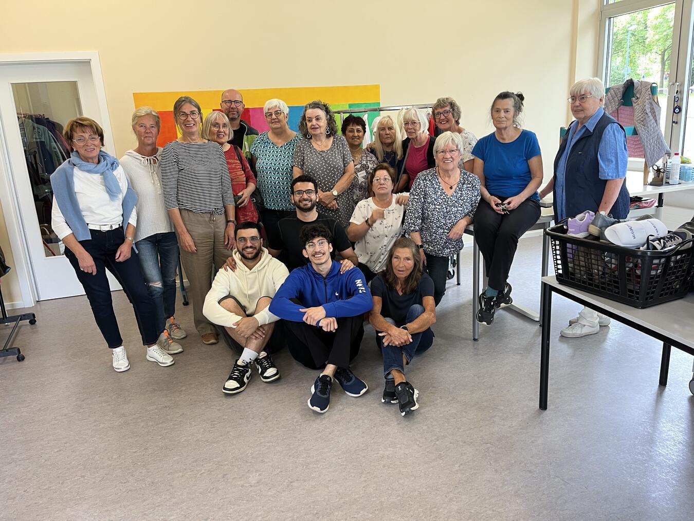 Auf viele Ehrenamtler kann die Kleiderstube zählen. Foto: Ausländer-Initiativ-Kreis
