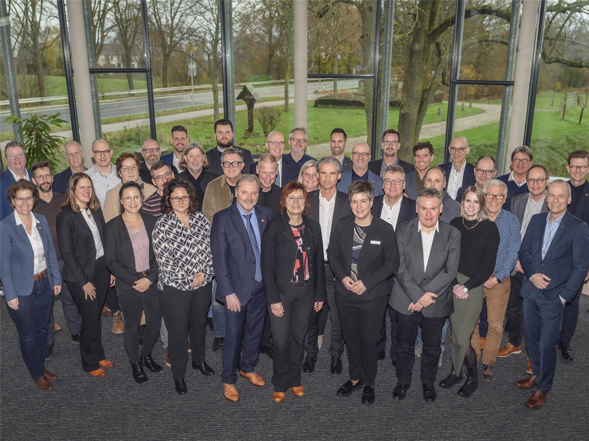 Aufsichtsrat, Gesellschafterversammlung und Geschäftsführung der Wirtschaftsförderung Kreis Kleve trafen sich nun zur gemeinsamen Sitzung im Euregio-Forum in Kleve. Foto: privat