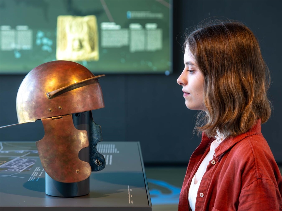 Auge in Auge mit der Antike im Limes-Pavillon des APX. Foto: Axel Thünker DGPh