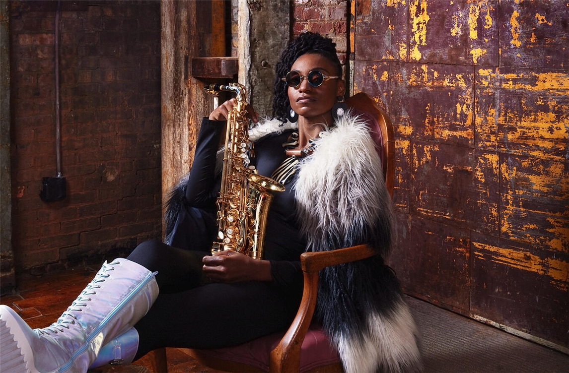 "Grammy-nominierte Saxophonistin Lakecia Benjamin spielt Saxophon, USA, Konzert, Jazz"
