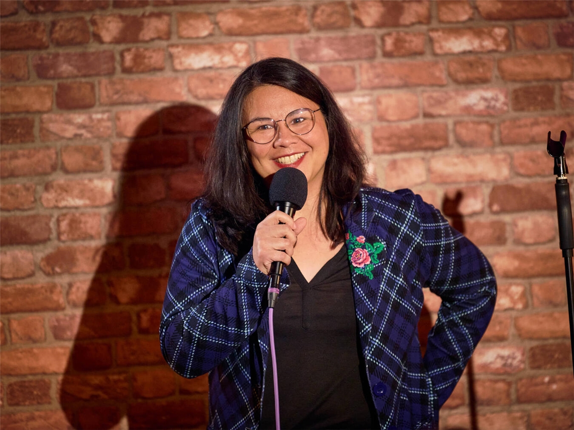 „Aus der ganz normalen Tretmühle des Alltags“ berichtet Davina Sauer in ihrem Programm „Landmausflausen“. Foto: Sergey Sanin