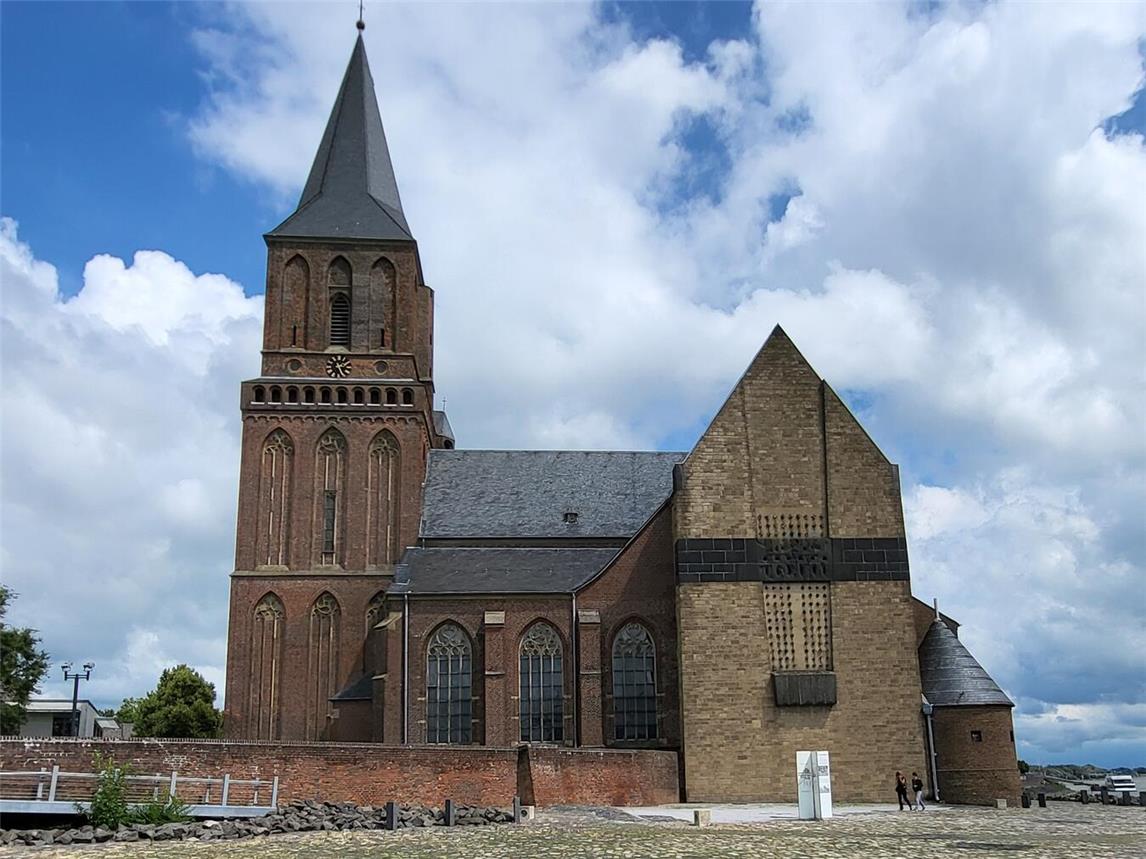 Aus der St.-Martini-Kirche in Emmerich ist am Freitag der Opferstock gestohlen worden. NN-Foto: Michael Bühs