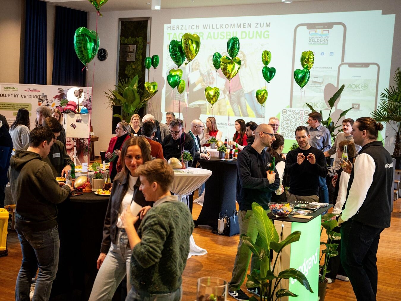 Austausch zwischen Arbeitgebern und Akteuren der Berufswelt - beim Meet & Greet am Tag der Ausbildung in Geldern.Foto: Agrobusiness Niederrhein