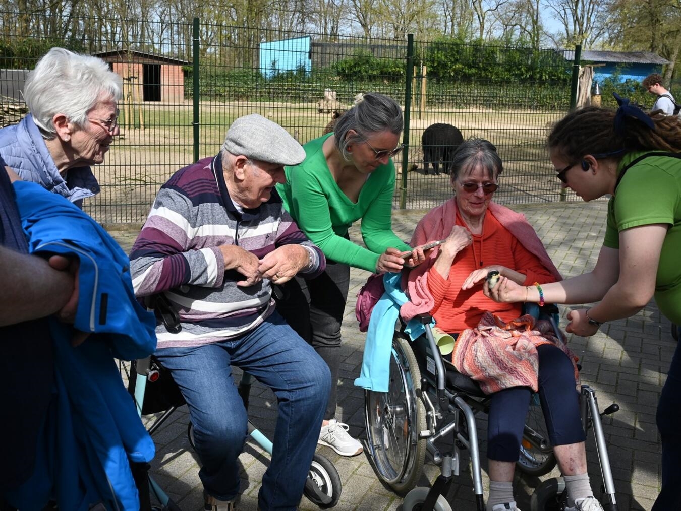 Bei den Führungen kommt man manchen Tieren ganz nah. 