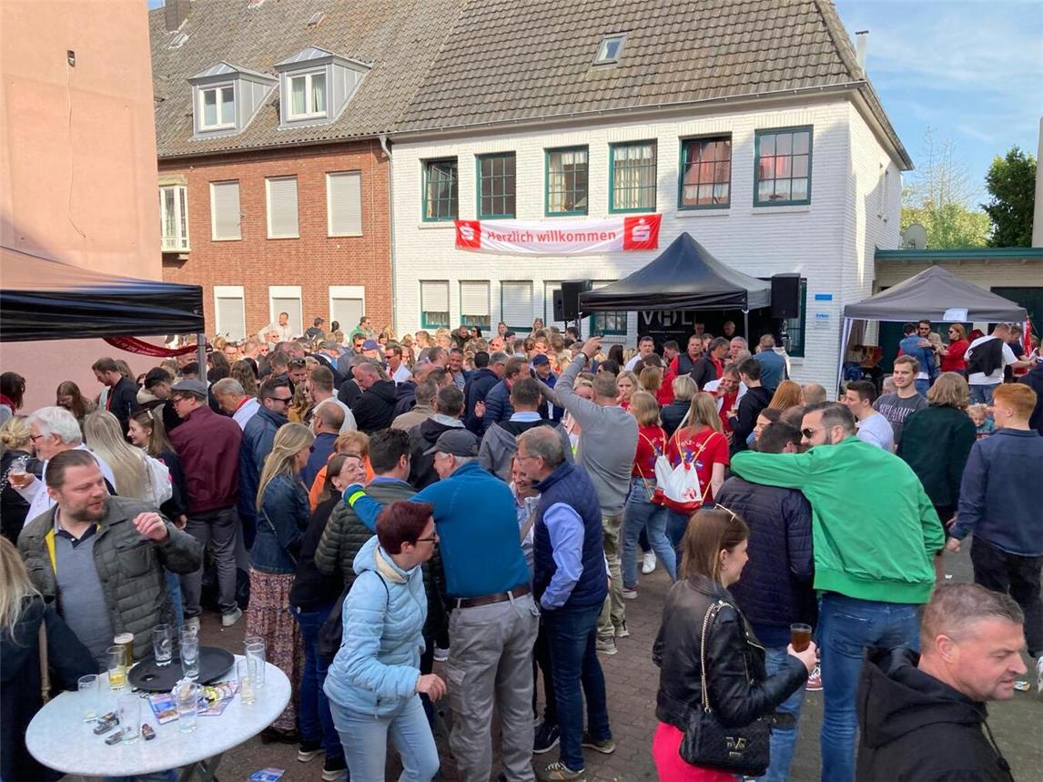 Bei den Gocher Lowland Games der Pumpengemeinschaft Vrouwenpoort erwartet die Gäste beste Laune, kühle Getränke und eine familiäre Atmosphäre – ein Fest für die ganze Stadt! Foto: privat