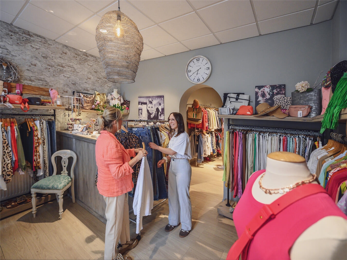 Bei den Schnöffelrondjes gibt es Überraschendes und Interessanten über die Klever Geschäftswelt zu erfahren. Foto: Markus van Offern/WTM