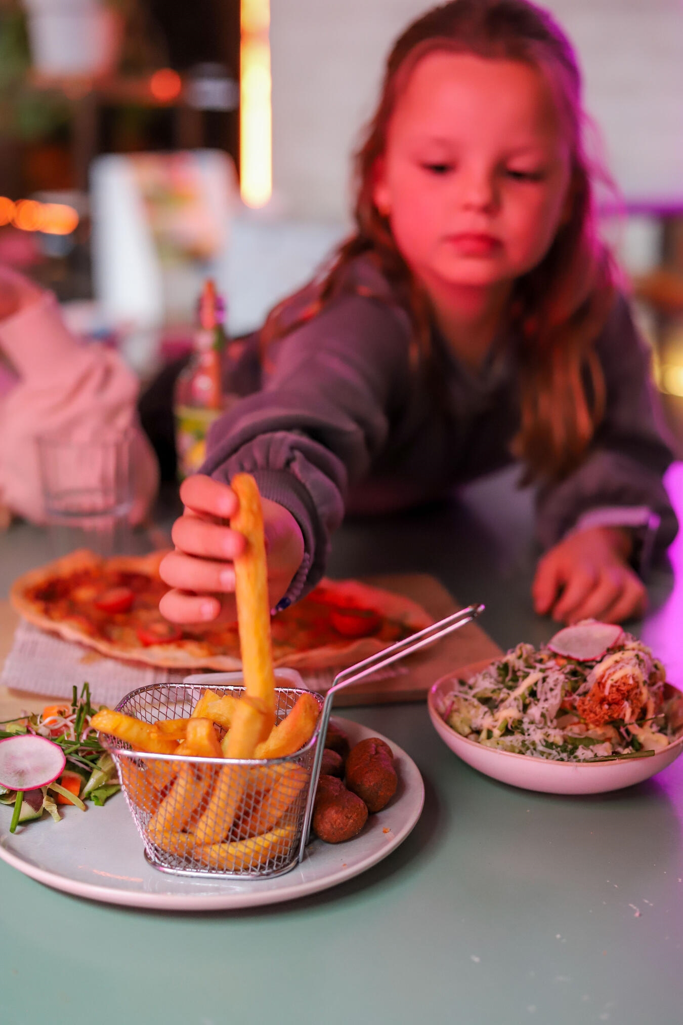 Drei Orte und drei Geschichten "Venlo Auszeit: Pommes & Kibbeling genießen, Holland-Urlaubsgefühl erleben"