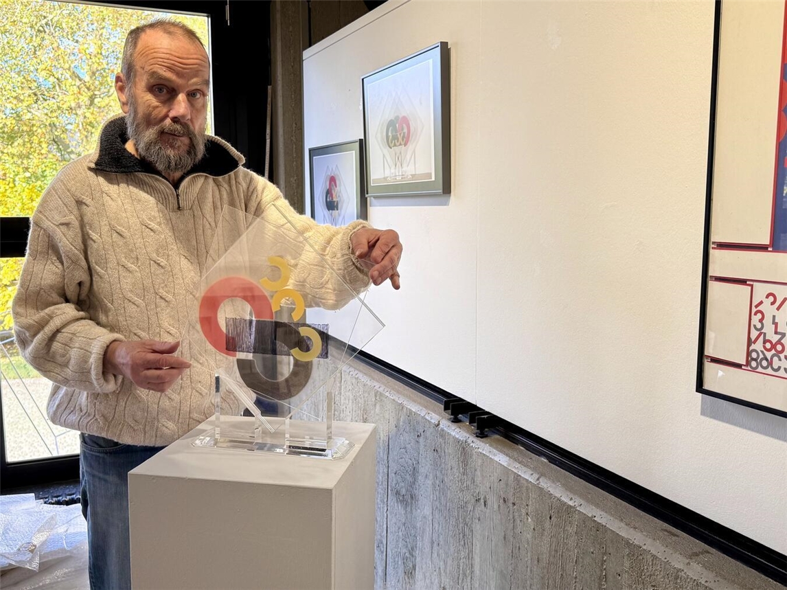 Bei dieser Installation lädt Reinhard Hanke die Besucher ein, selbst kreativ zu werden. NN-Foto: SP