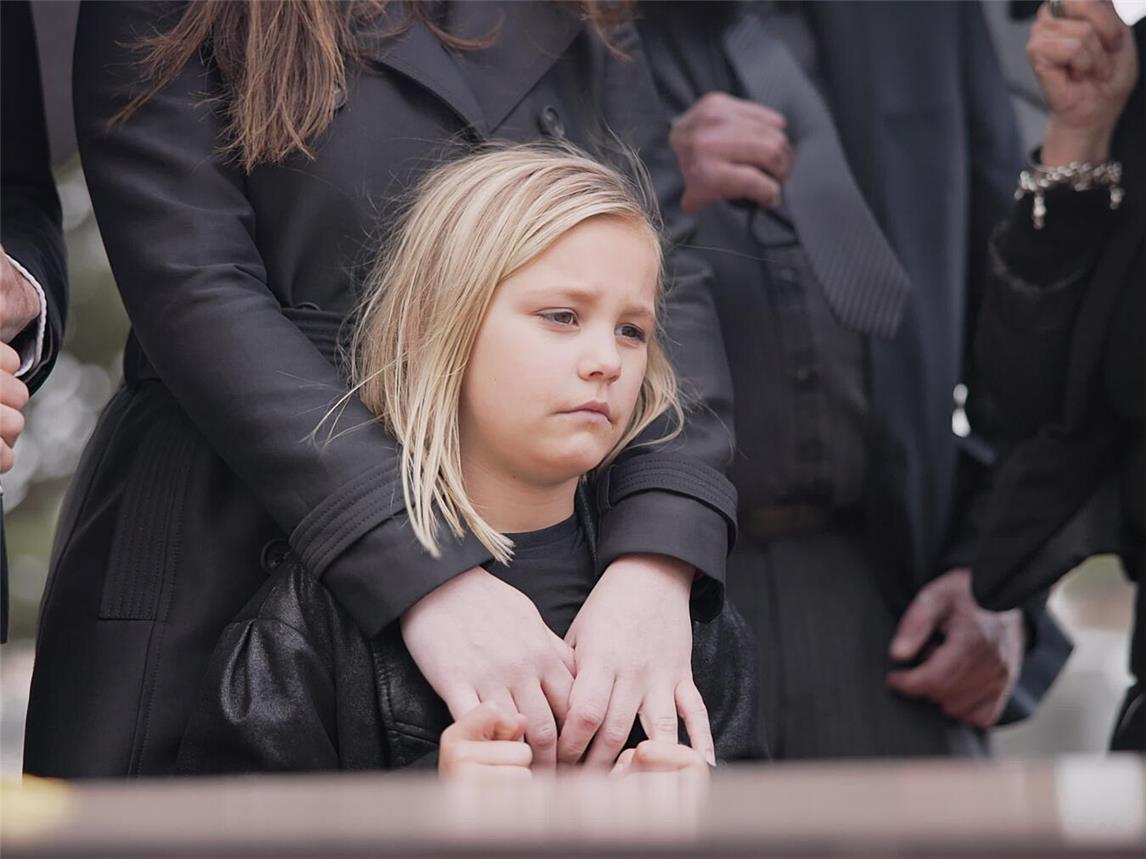 Bei trauernden Kindern sind ein paar Besonderheiten zu beachten. Foto: AdobeStock