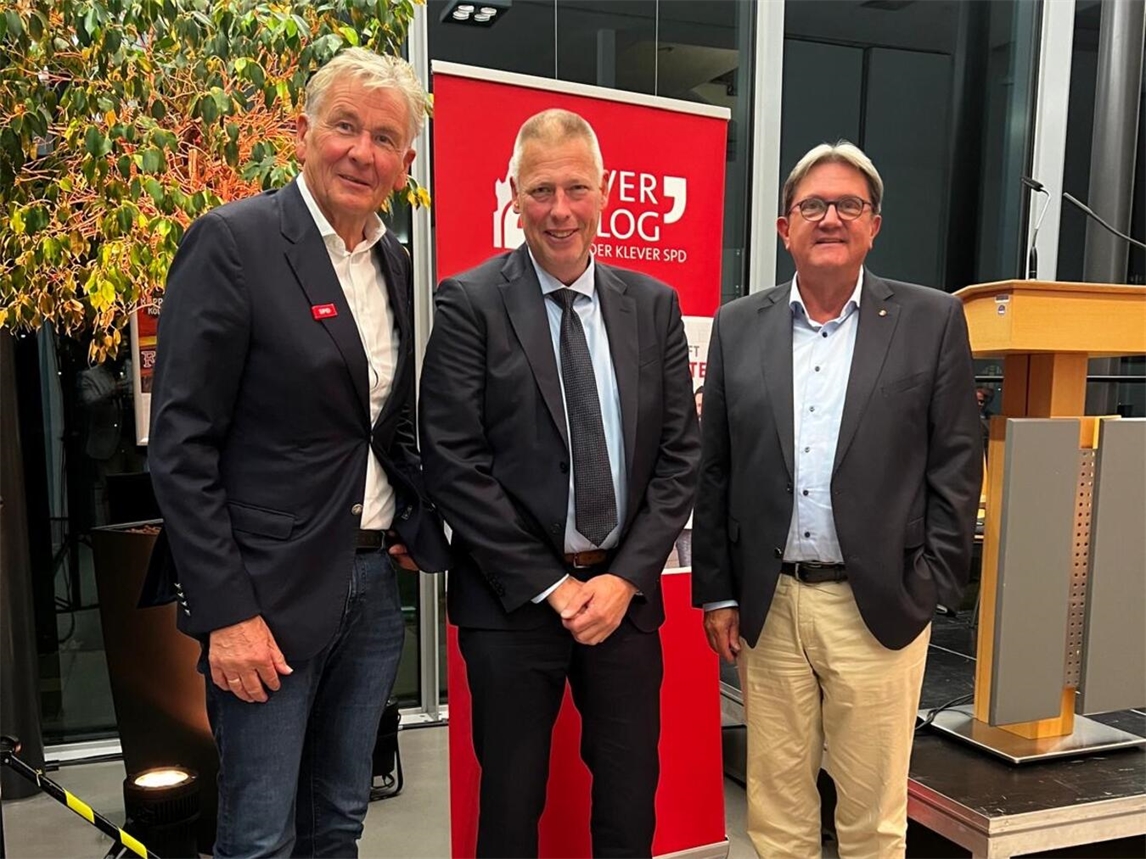 "Dr. Jürgen Bock, Bürgermeister Markus Dahmen und Honorarkonsul Freddy Heinzel beim 6. Klever Dialog"