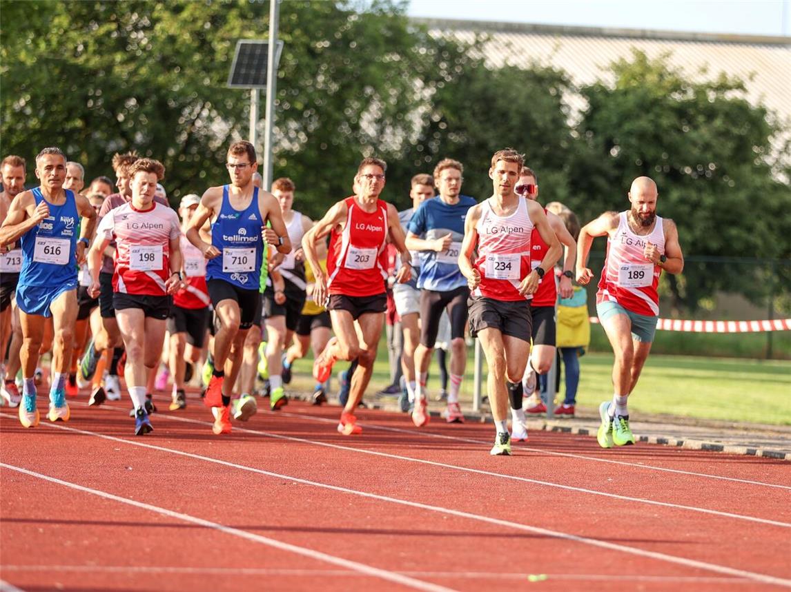Beim Alpener Stadtlauf duellieren sich viele Laufbegeisterste. Foto: LG Alpen