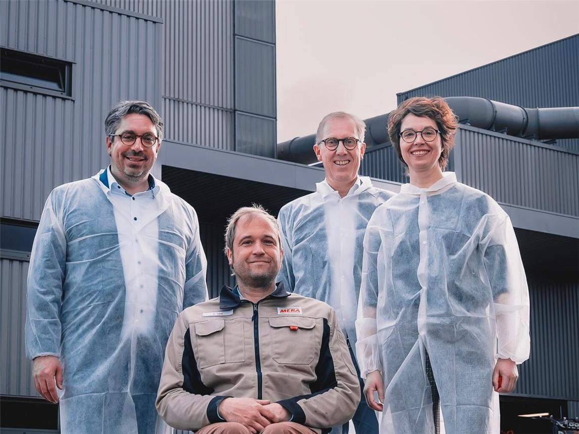 Beim Besuch der Firma Mera tauschten sich aus, v.l.: Stefan Rouenhoff, Felix Vos, Dr. Jürgen Wigger und Dr. Katrin Langner. Foto: Yannik Meisel / Wunschkonzert