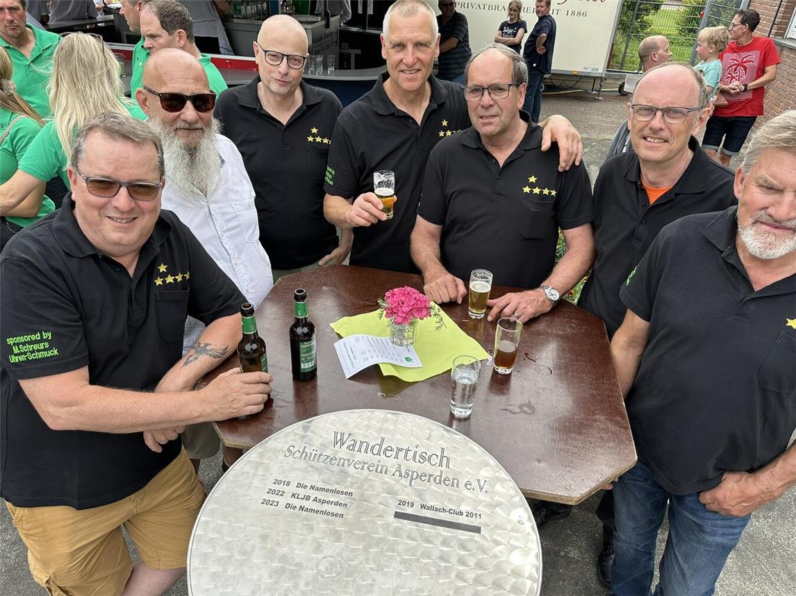 Beim Bogenschießen winkt den Siegern statt eines Pokals der Wanderstehtisch. Foto: privat