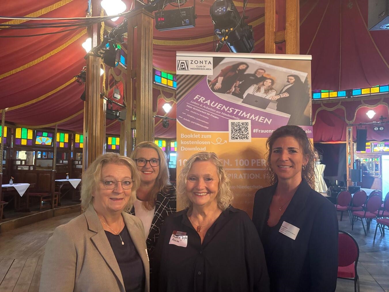 Beim Businessfrühstück (v.l.): Elisabeth Derksen-Hübner (Zonta), Yvonne Tertilte-Rübo (Gleichstellungsbeauftragte Stadt Kleve), Mechtild Janssen (Zonta-Koordinatorin), Verena Rohde (Wirtschaftsförderin Stadt Kleve). Foto: Stadt Kleve