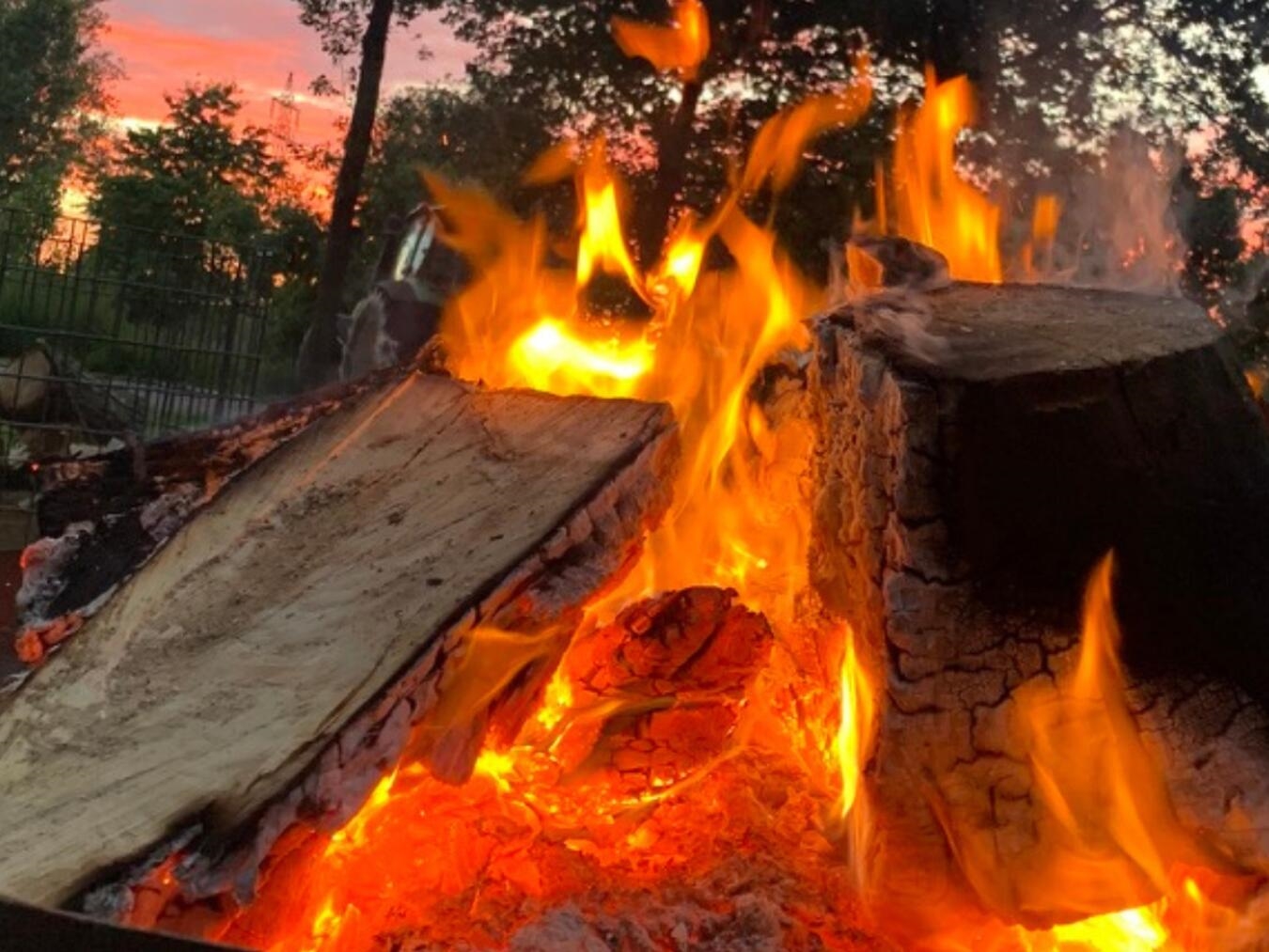 "Sommersonnenwende Ritual Feuerschale: Energie des Feuers nutzen, Altes loslassen, Neues manifestieren"